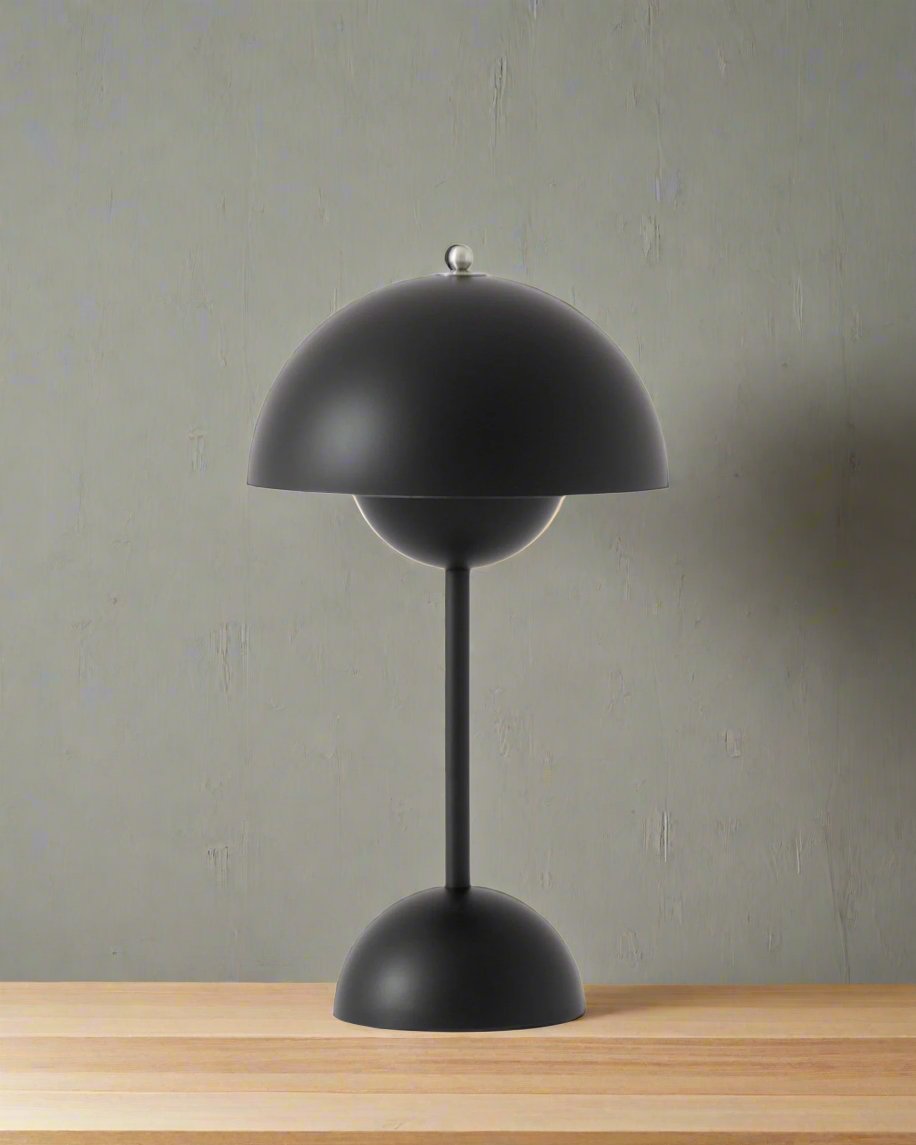 Dome Tischlampe – Retro-Design mit Metallfuß – Vielseitig und Modern