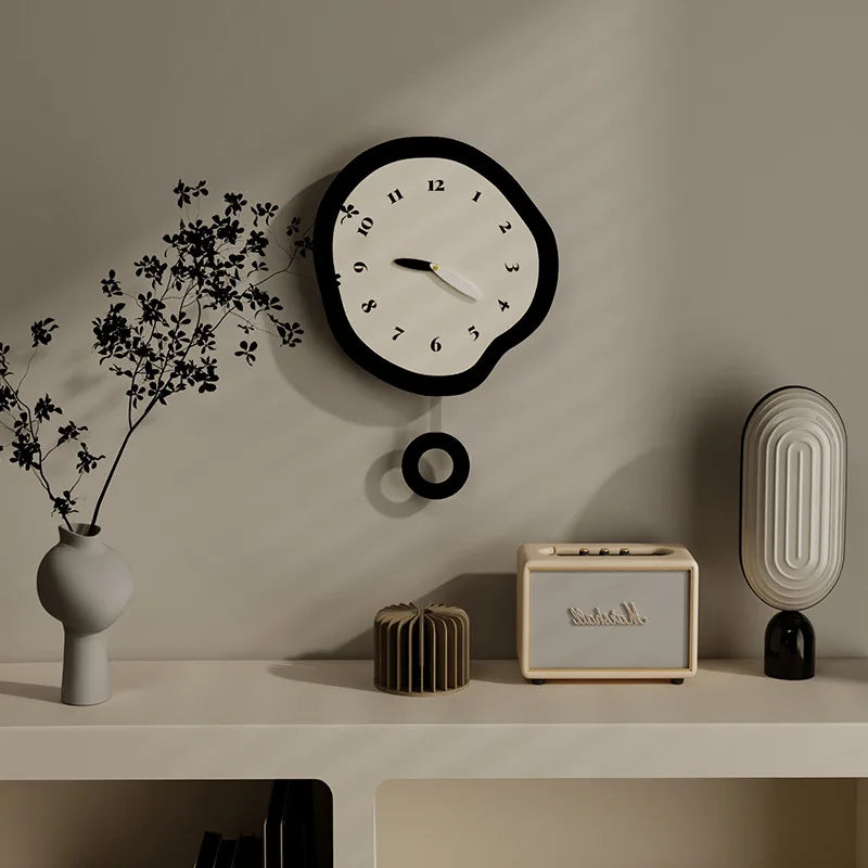 Garduru Skandinavische Wanduhr im Nordic Design