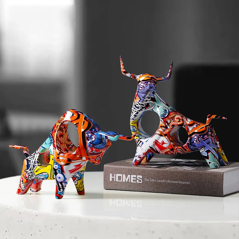 ArtToro – Luxus Stierstatue mit Graffiti-Design für ein modernes Interieur