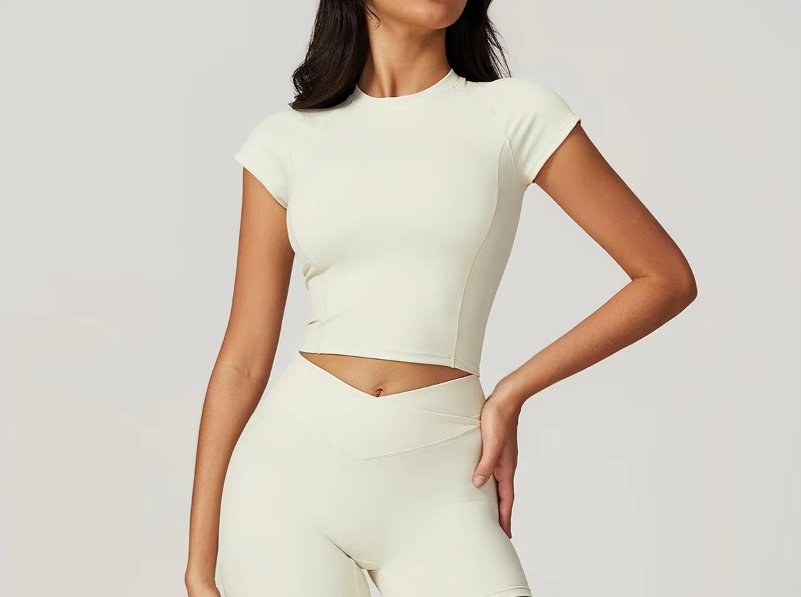 Zweiteiliges Set kurzer Oberteil und ausgestellte Leggings - Pastell Traumfänger