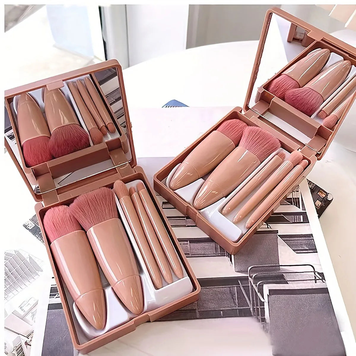 5-teiliges tragbares Makeup-Pinsel-Set mit Spiegel - Faltbares Reiseset