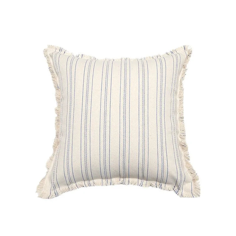 ScandiLuxe – Elegante Jacquard Kissenbezug mit feinen Fransen Details
