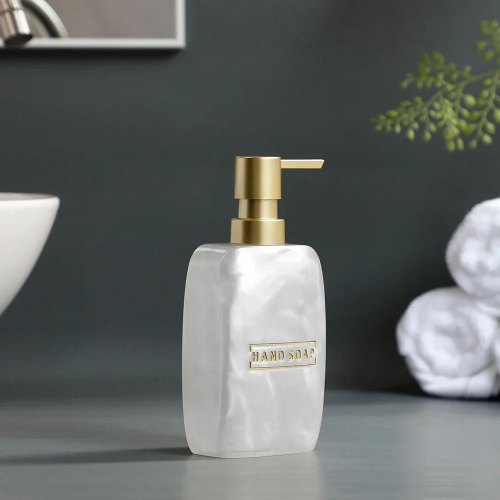 PearlGlow – Elegantes Badezimmer-Set mit Luxusdetails
