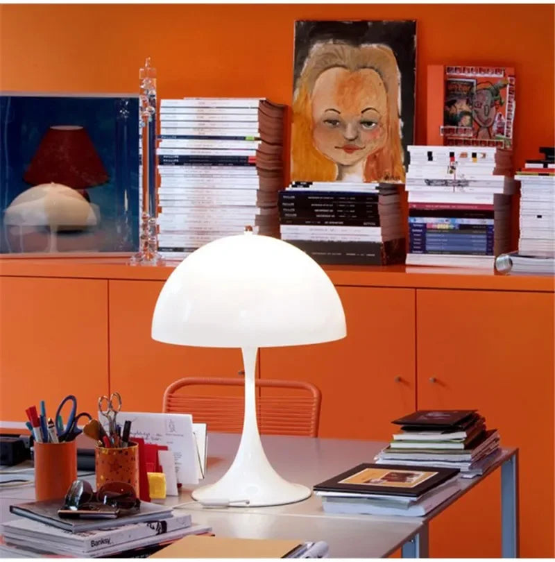 Retro Dänische Tischlampe/ Stehlampe - Ikonisches Pilzdesign für moderne Räume