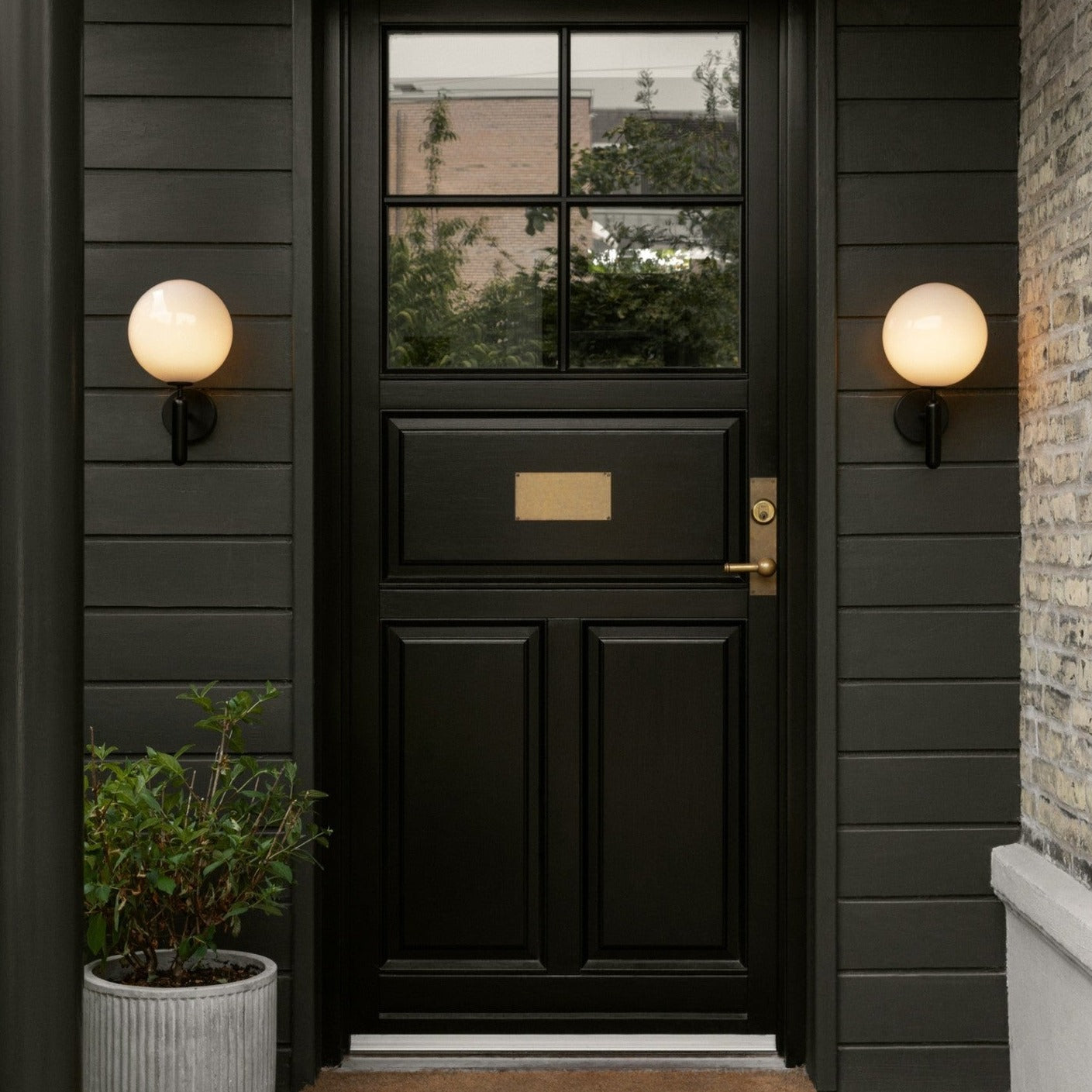 Scandiluxe LED Lampe – Minimalistisches Design aus Messing und Glas für Innenräume