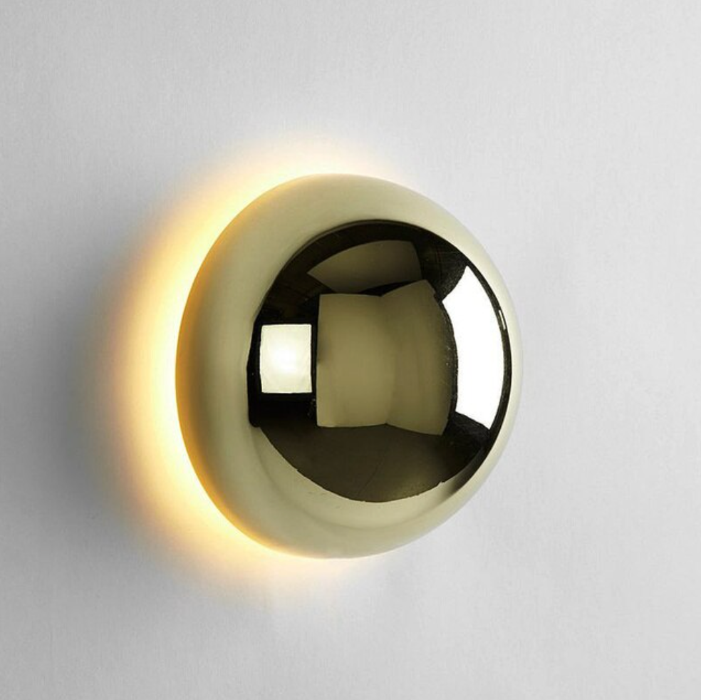 RoyaleGlow Elegante Runde Metall Wandlampe – Modernes Wohnaccessoire