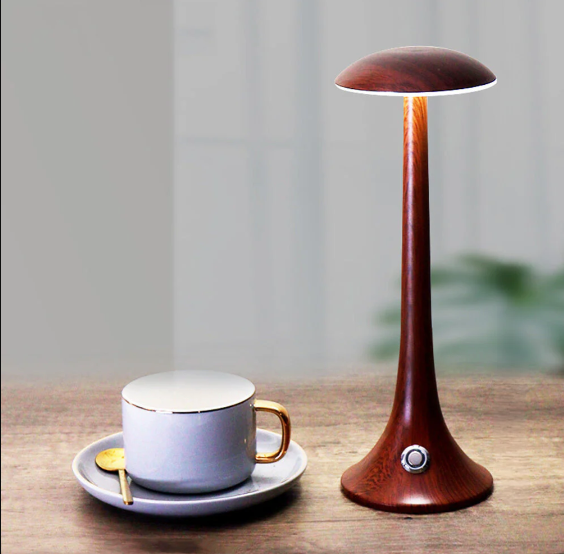WoodLume – Dimmierbare LED-Tischlampe mit elegantem Holzdesign
