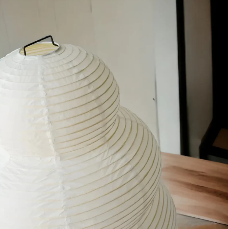 Japanische Wabi-Sabi Stehlampe – Elegantes minimalistisches Design für eine friedliche Atmosphäre
