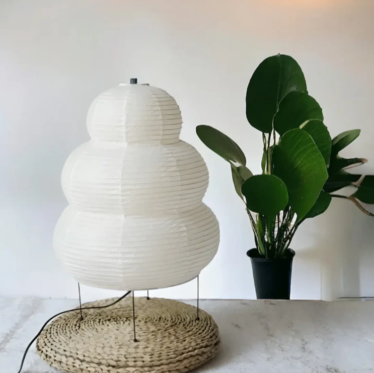 Japanische Wabi-Sabi Stehlampe – Elegantes minimalistisches Design für eine friedliche Atmosphäre