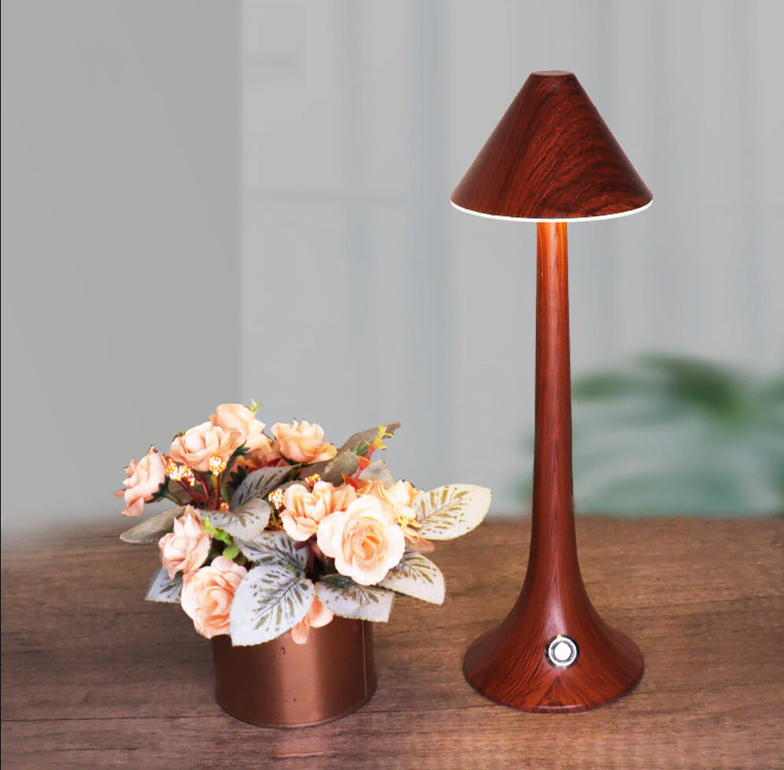 WoodLume – Dimmierbare LED-Tischlampe mit elegantem Holzdesign