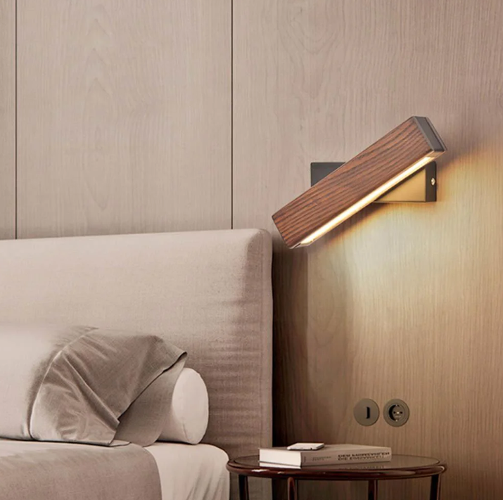 Rotierbare LED-Holzwandleuchte