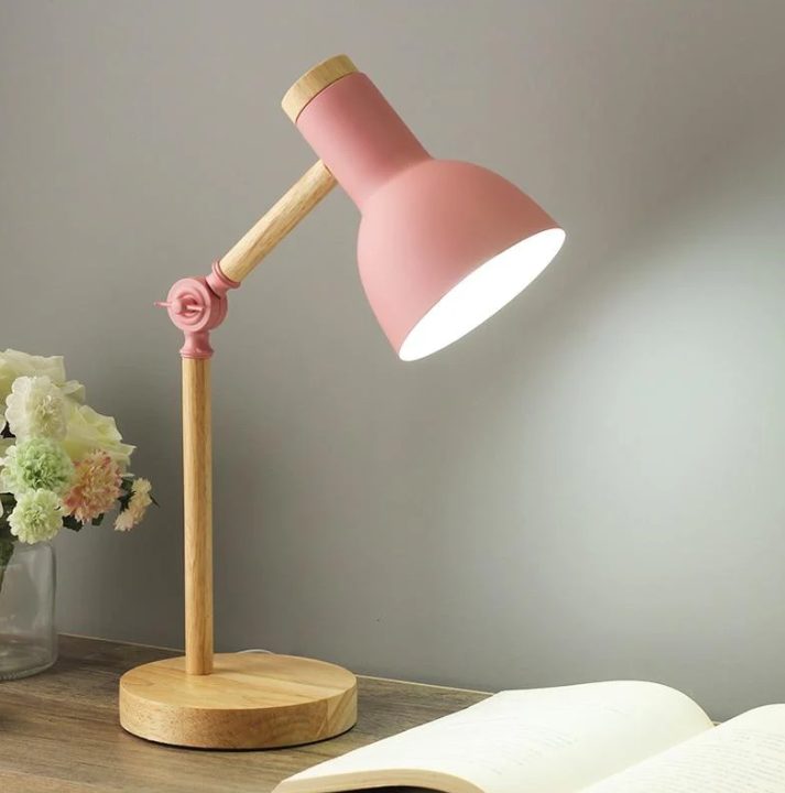 Skandinavische Tischlampe aus Holz
