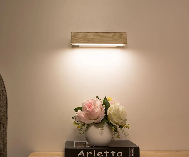 Rotierbare LED-Holzwandleuchte