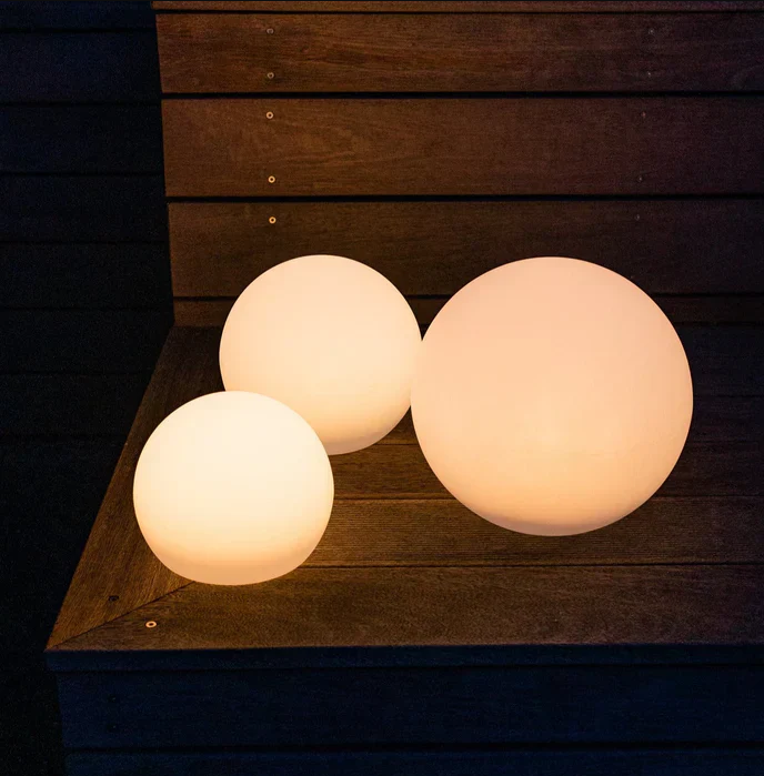Leuchtende Kugel Gartenlampe
