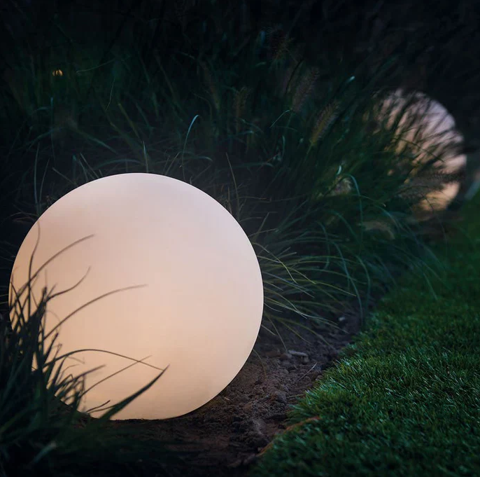 Leuchtende Kugel Gartenlampe