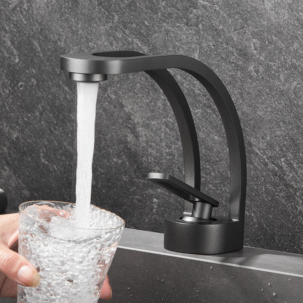 Innovativer Badezimmer-Wasserhahn mit Dual-Channel-Design – Für kaltes & warmes Wasser getrennt