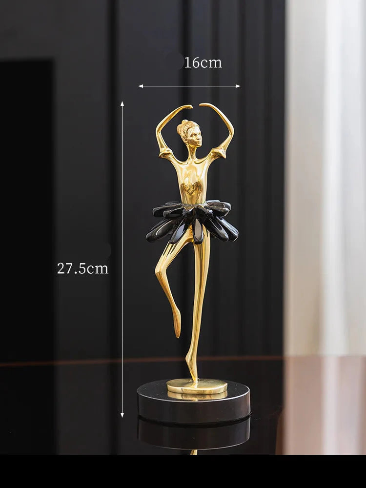 Elegante goldene Balletttänzerin Figur