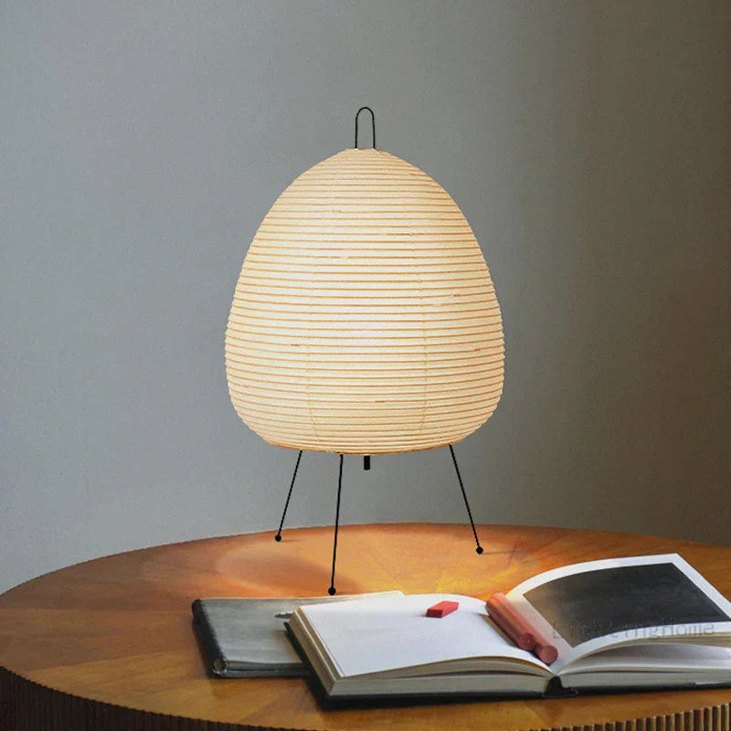 Garduru Wabi-Sabi Tischlampe | Elegante Reispapierlampe | Zen-Inspiration für Schlafzimmerdeko - Akari