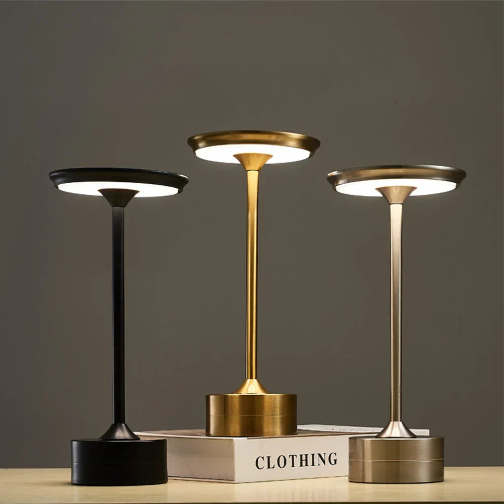 Moderne Stehlampe für Tisch