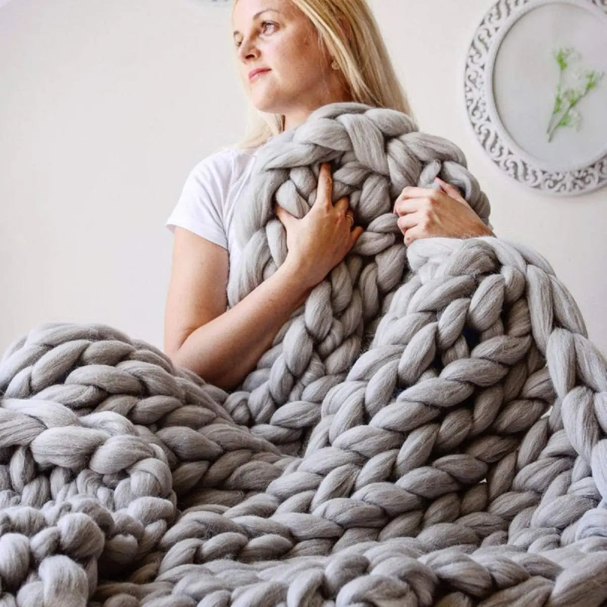 Royaleva Chunky Strickdecke – Handgefertigte Gemütlichkeit für alle Jahreszeiten