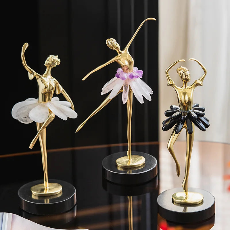 Elegante goldene Balletttänzerin Figur