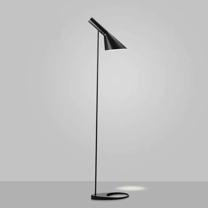 Nordic Stehlampe für das Wohnzimmer | AJ Stehlampe