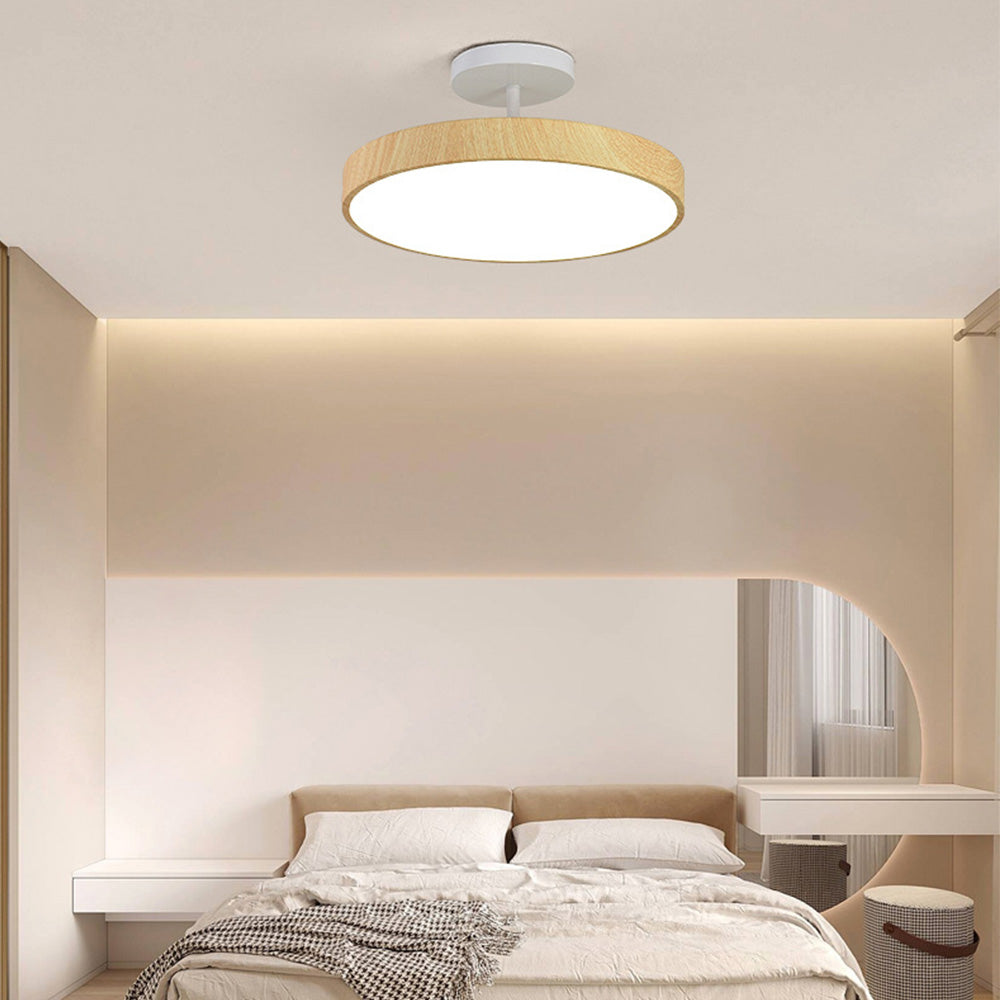 Deckenleuchte mit Holz und LED Semi Flush