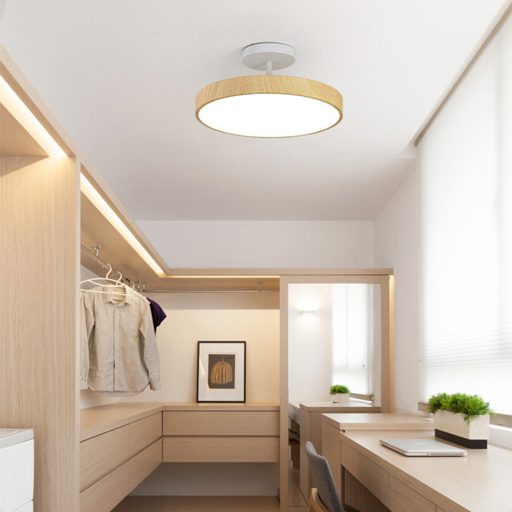 Deckenleuchte mit Holz und LED Semi Flush