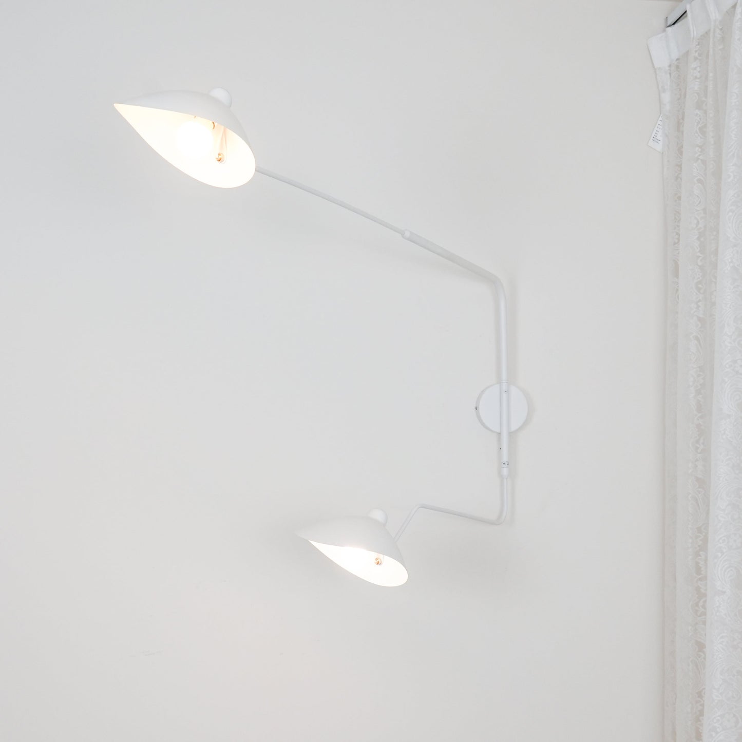 Garduru Mouille Einarmige Wandlampe – Ikonisches Design der 1950er Jahre mit verstellbarem Arm