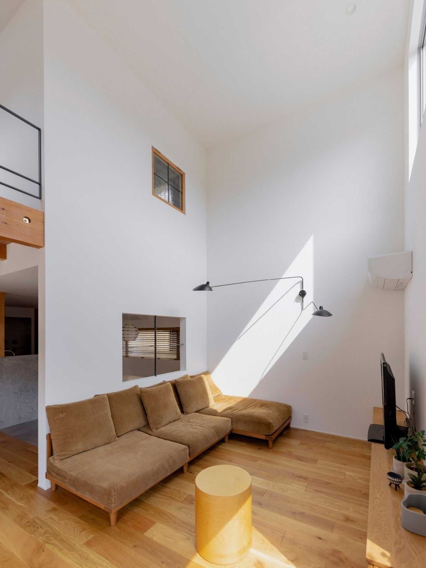 Garduru Mouille Einarmige Wandlampe – Ikonisches Design der 1950er Jahre mit verstellbarem Arm