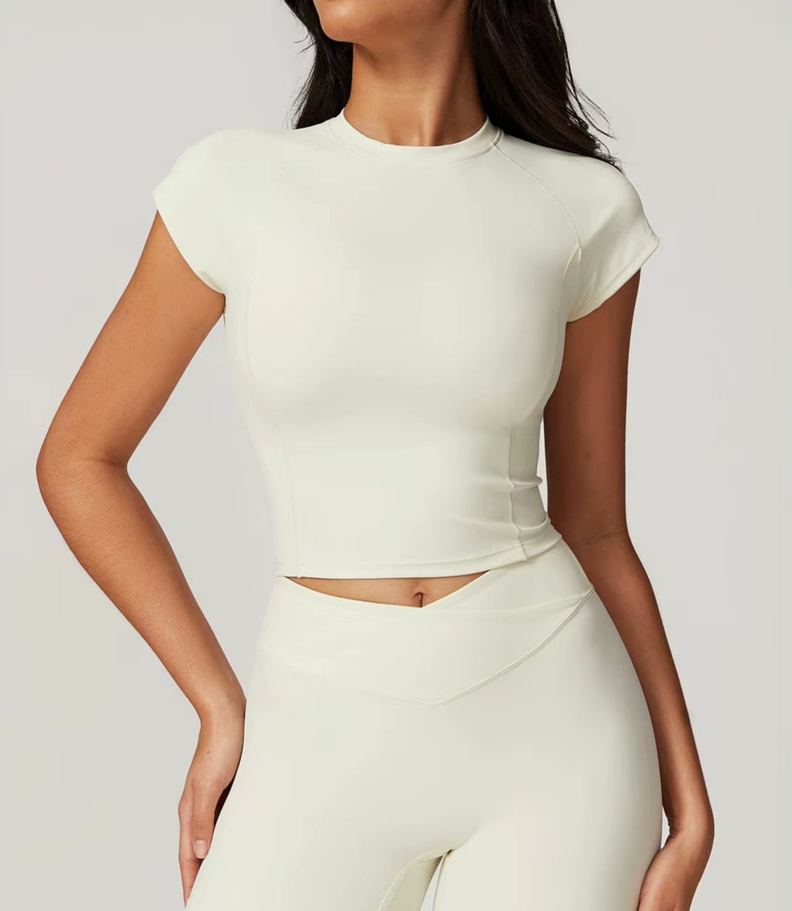Zweiteiliges Set kurzer Oberteil und ausgestellte Leggings - Pastell Traumfänger