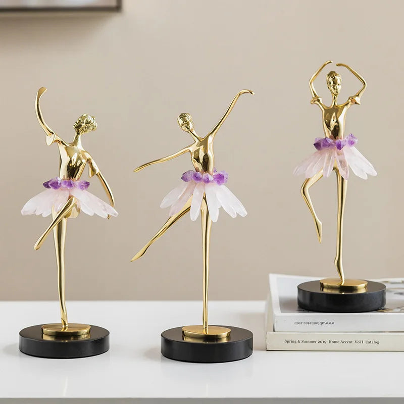 Elegante goldene Balletttänzerin Figur