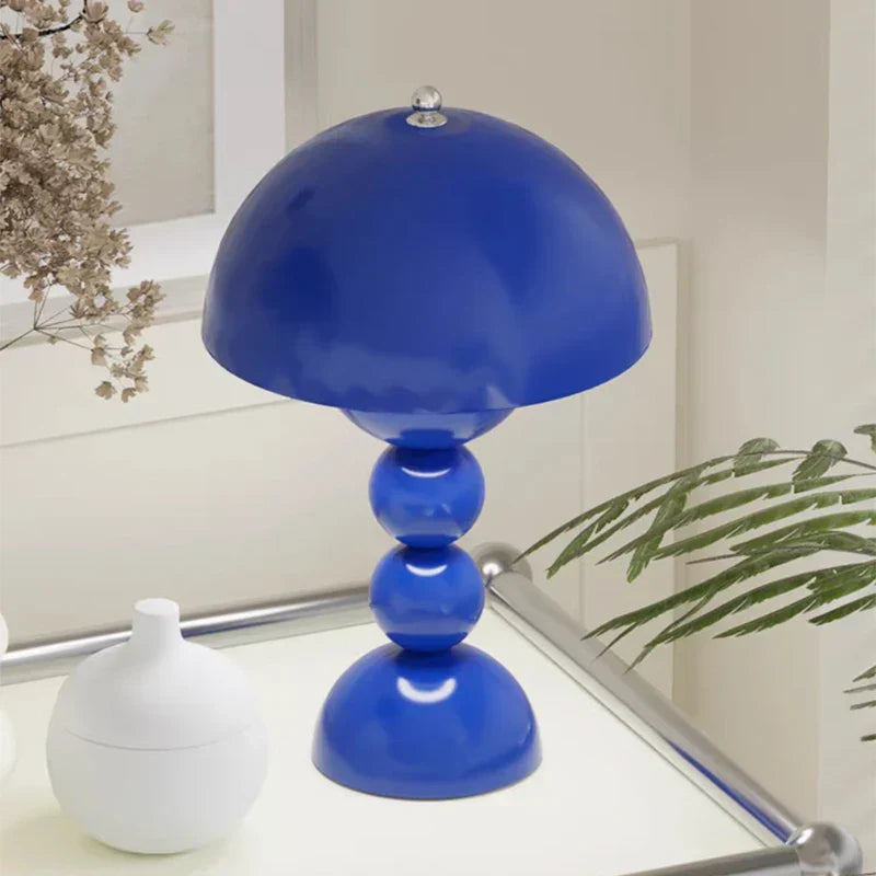 Dimmbare LED-Tischlampe mit Blumenknospen-Design und USB-Ladung | BloomLight