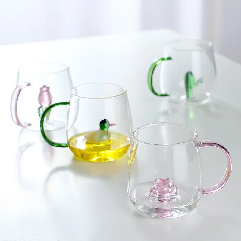 Becher mit Griff im Ichendorf-Stil mit Ornament in Grundfarbe