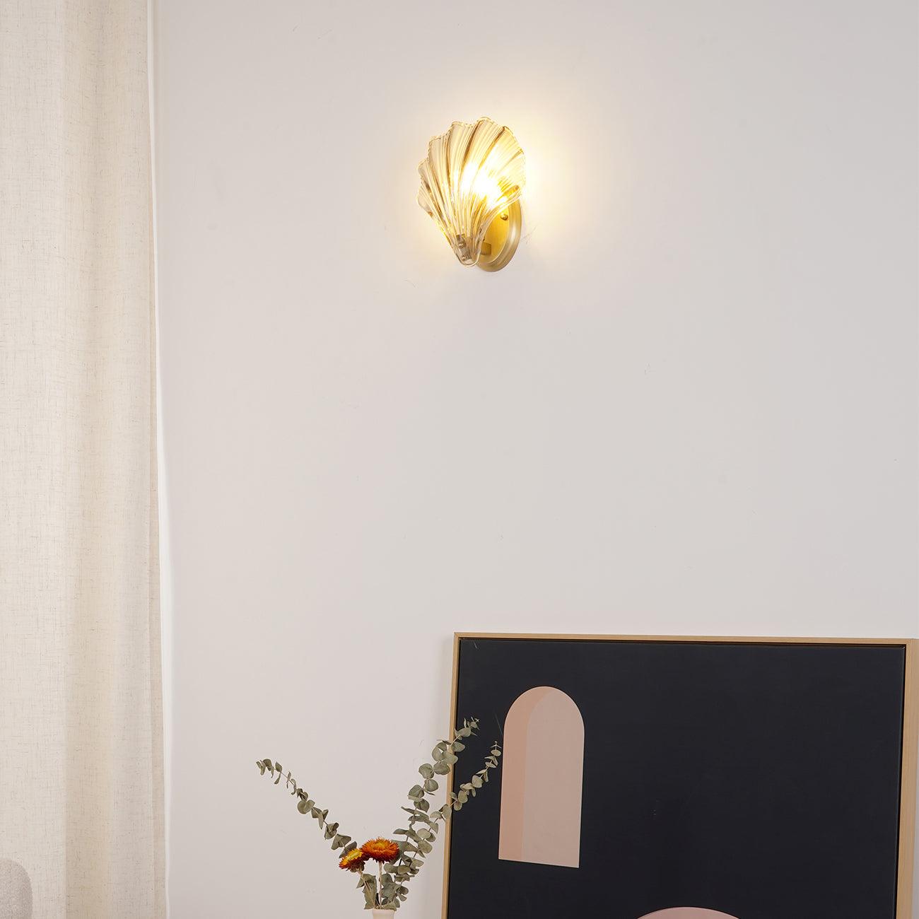Garduru Wandleuchte – Elegante küsteninspiriertes Messing- und Glaswandlicht