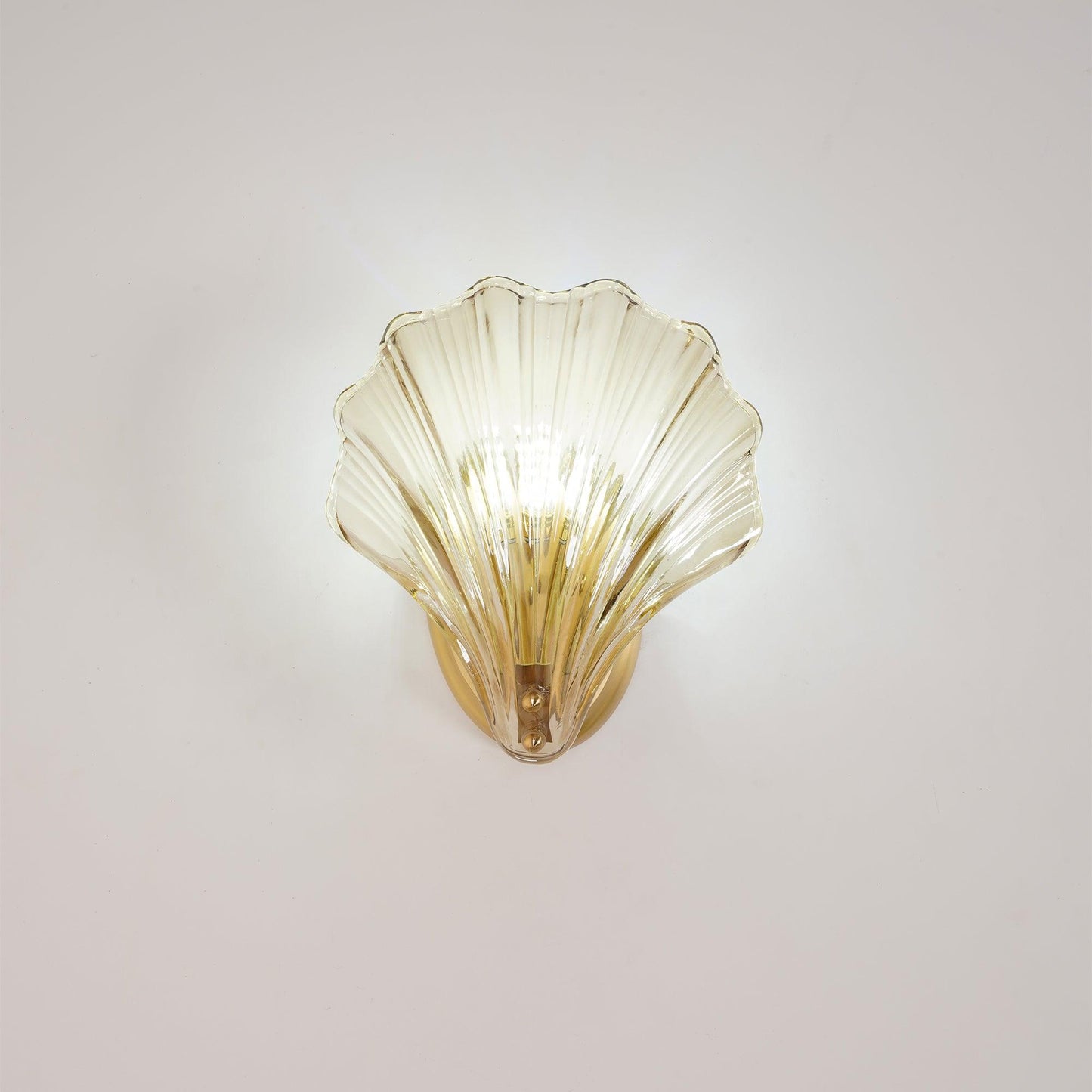 Garduru Wandleuchte – Elegante küsteninspiriertes Messing- und Glaswandlicht