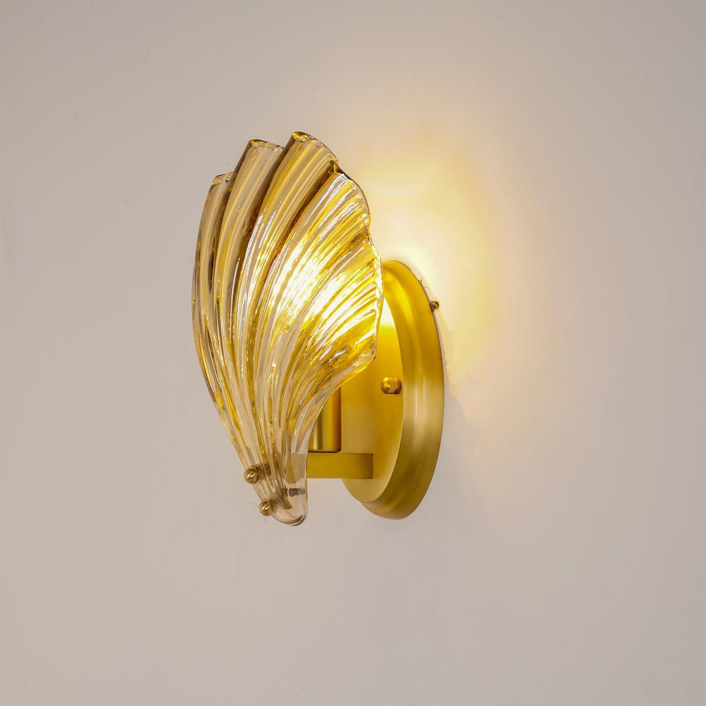 Garduru Wandleuchte – Elegante küsteninspiriertes Messing- und Glaswandlicht