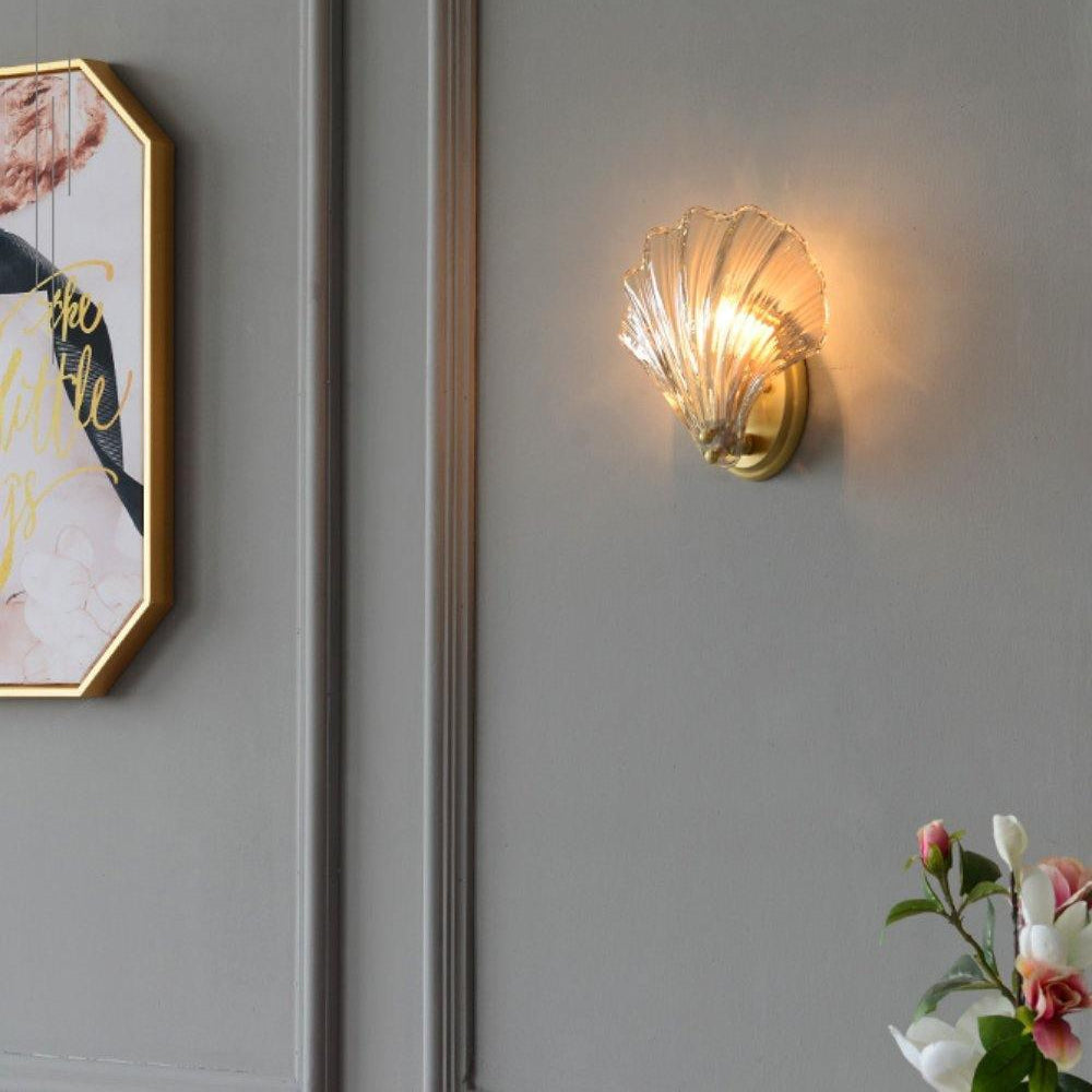 Garduru Wandleuchte – Elegante küsteninspiriertes Messing- und Glaswandlicht
