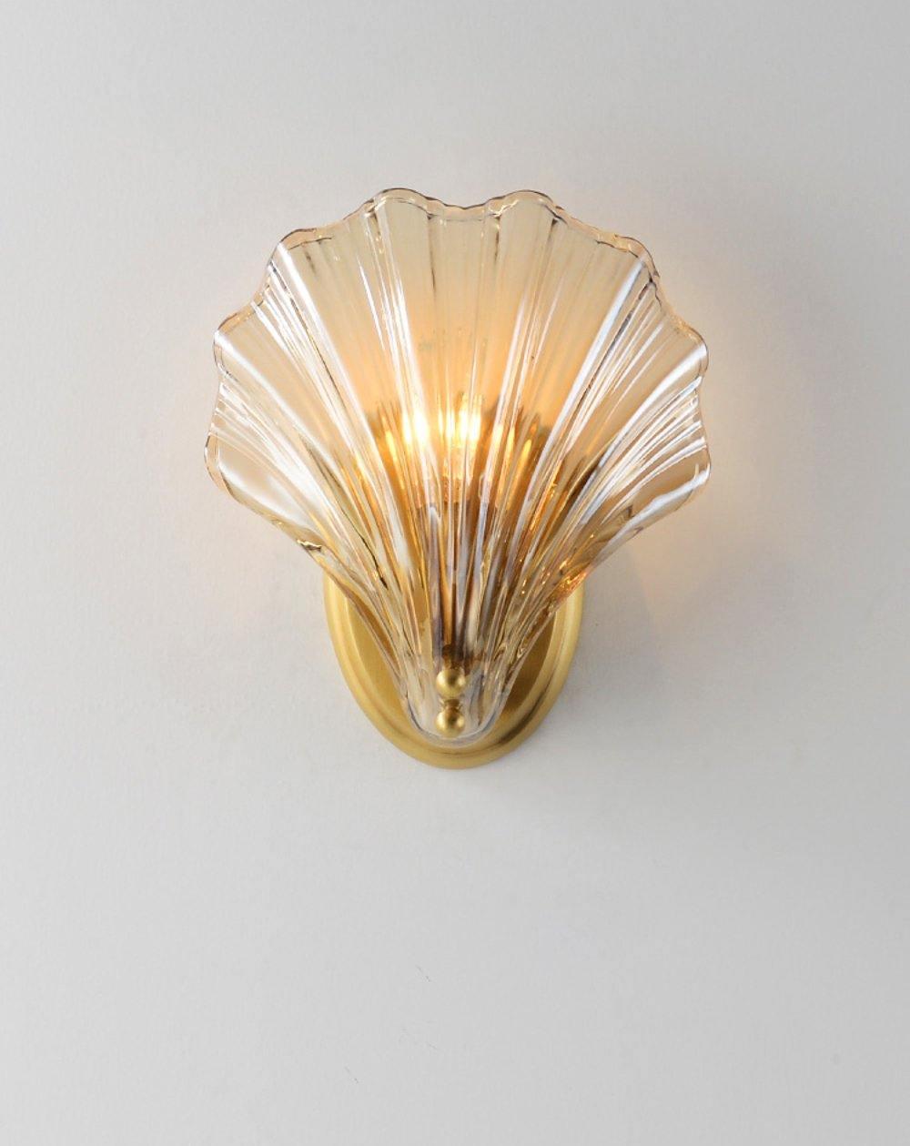 Garduru Wandleuchte – Elegante küsteninspiriertes Messing- und Glaswandlicht