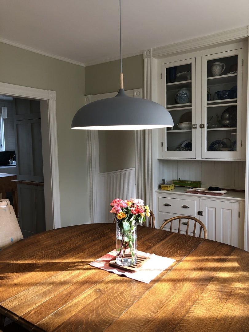Pendelleuchten in sanften Pastellfarben aus Metall und Holz - Schlussverkauf