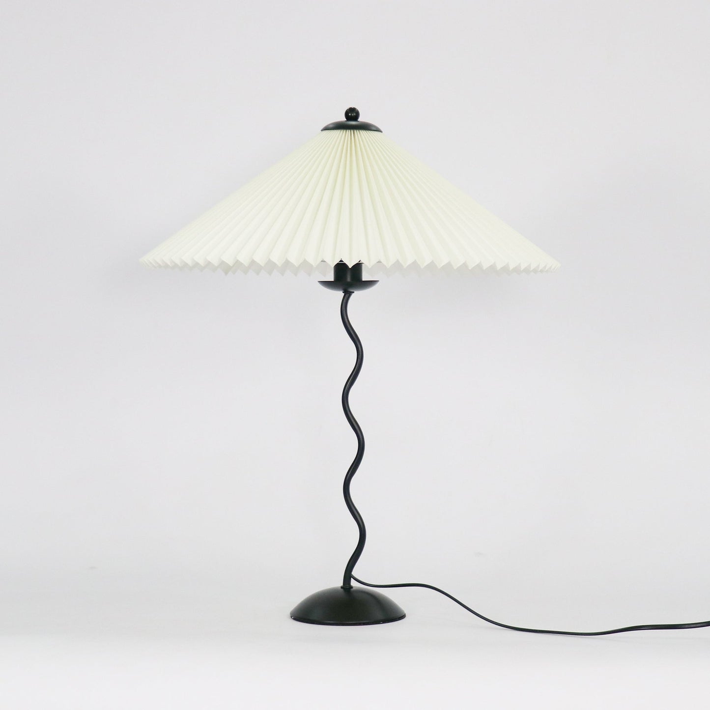 Tischlampe Squiggle – Moderne Lampe mit gewelltem Design für Wohnzimmer, Schlafzimmer und Büro