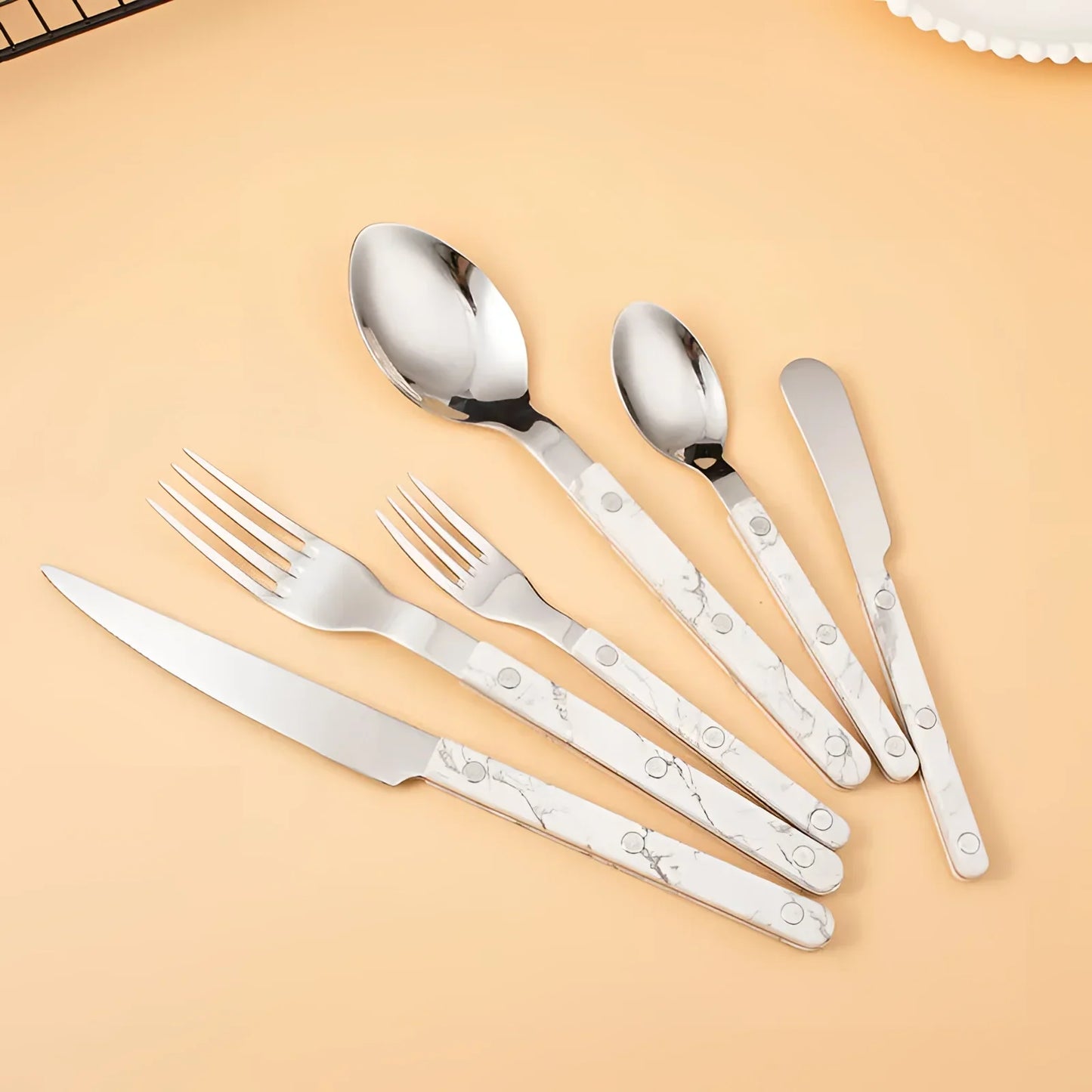 Garduru Luxus-Besteckset mit Perlengriffen für stilvolle Tischdecken