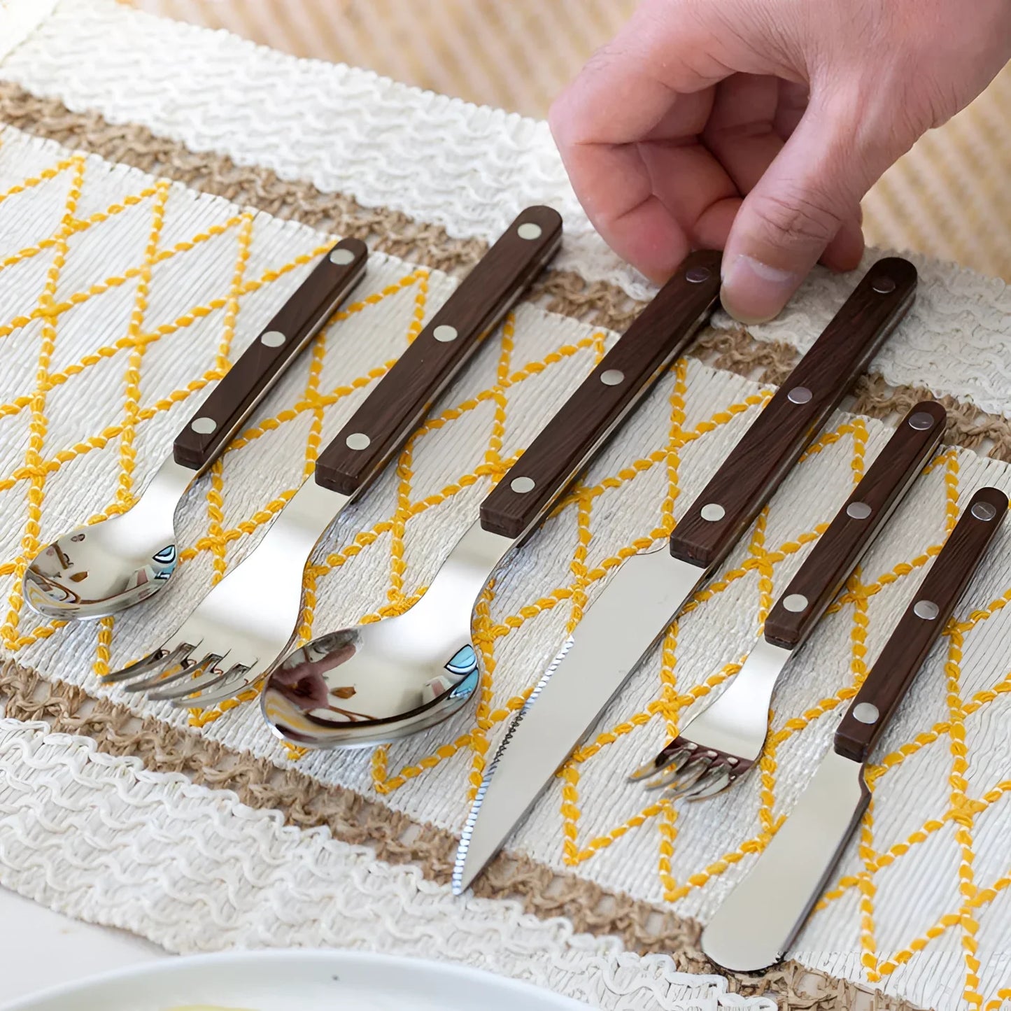 Garduru Luxus-Besteckset mit Perlengriffen für stilvolle Tischdecken