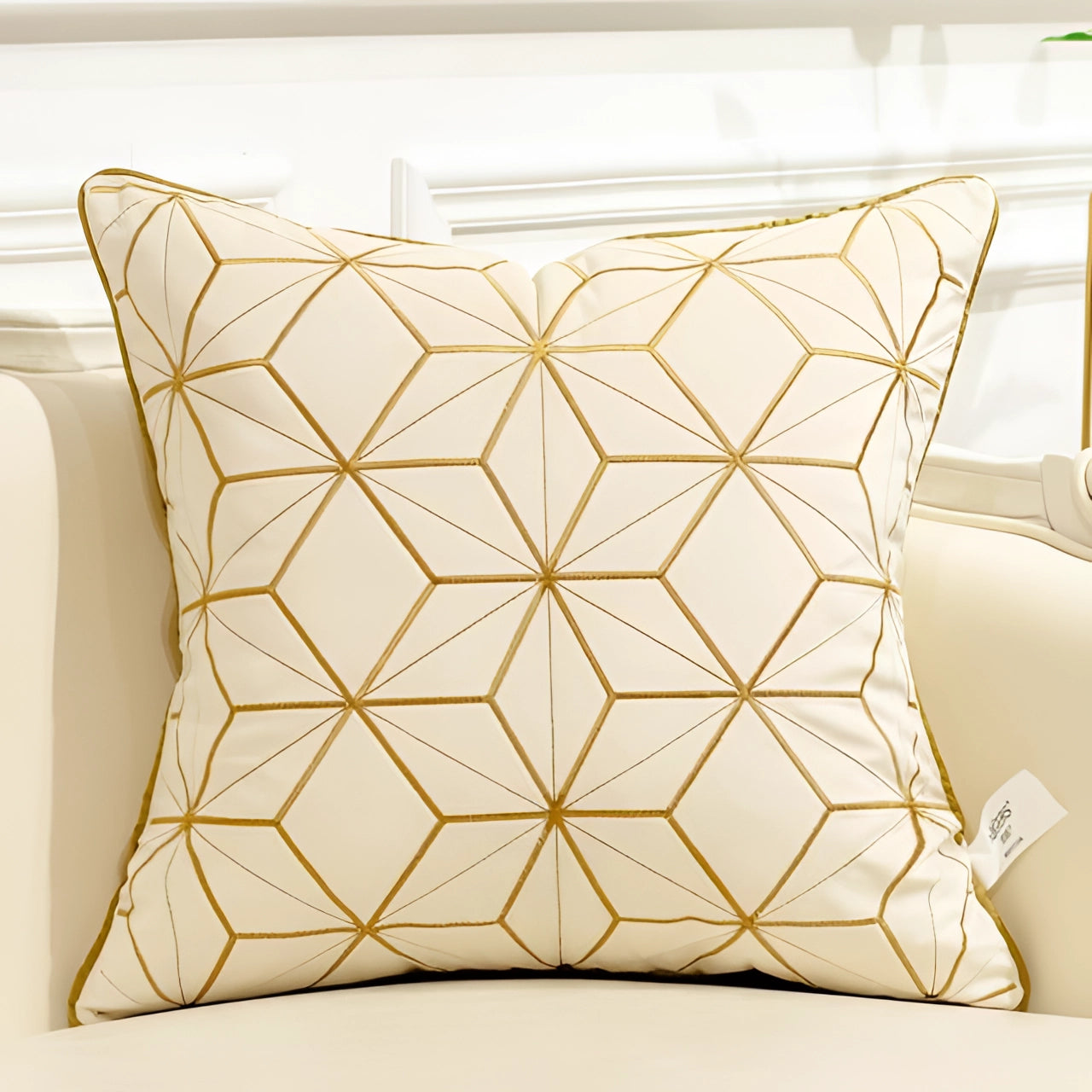 Garduru Samt Dekokissen mit geometrischem Design und Goldakzenten
