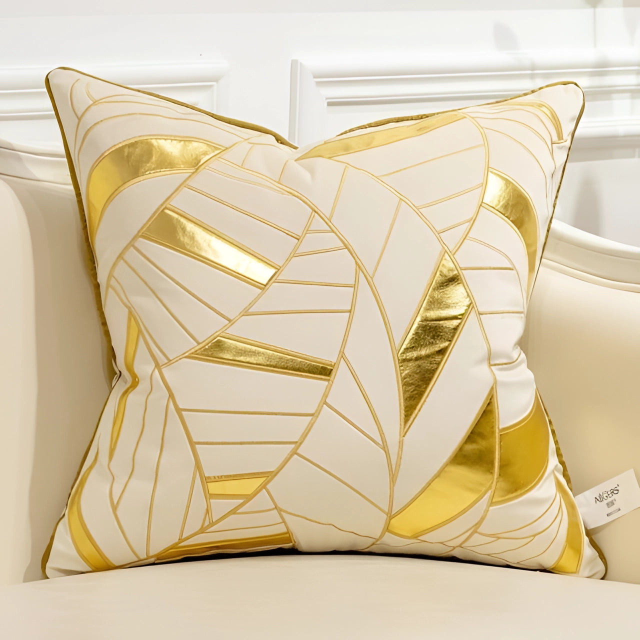 Garduru Samt Dekokissen mit geometrischem Design und Goldakzenten