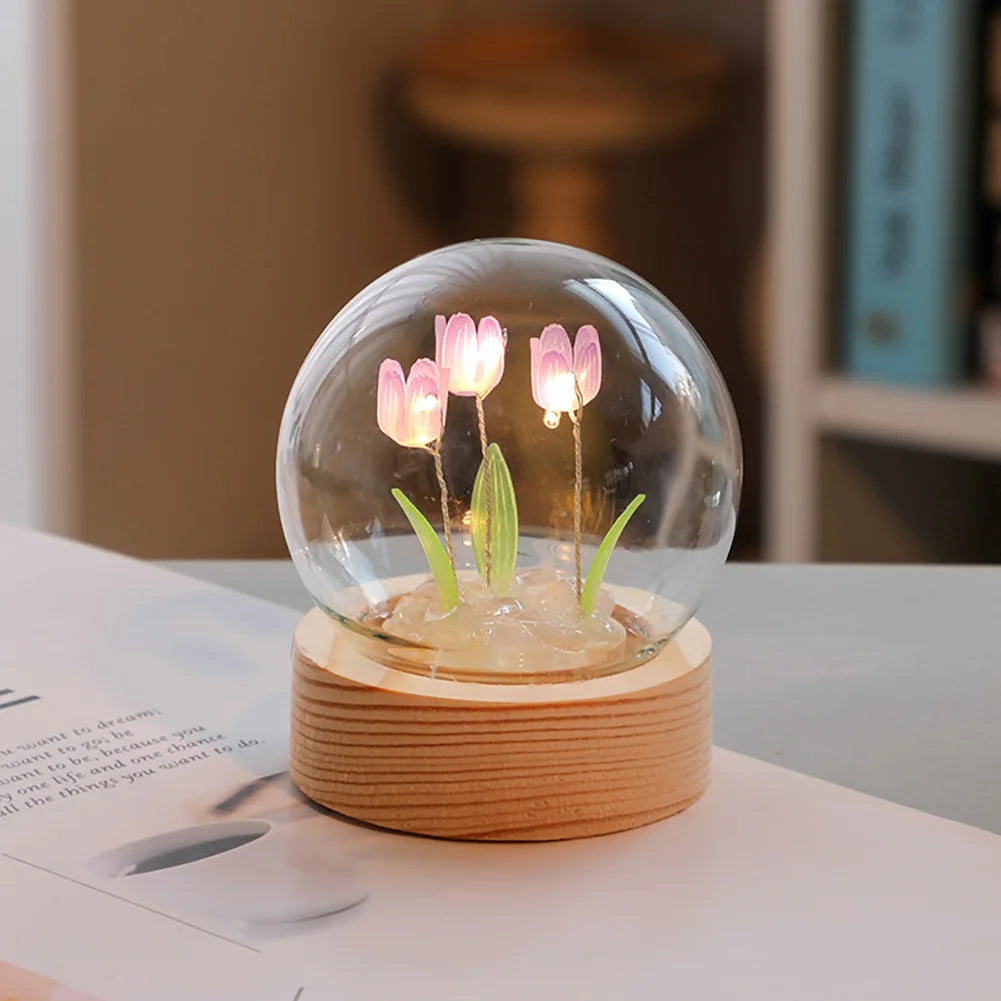 BloomLuxe – Elegante Tischlampe mit Tulpen-Design für eine stimmungsvolle Note