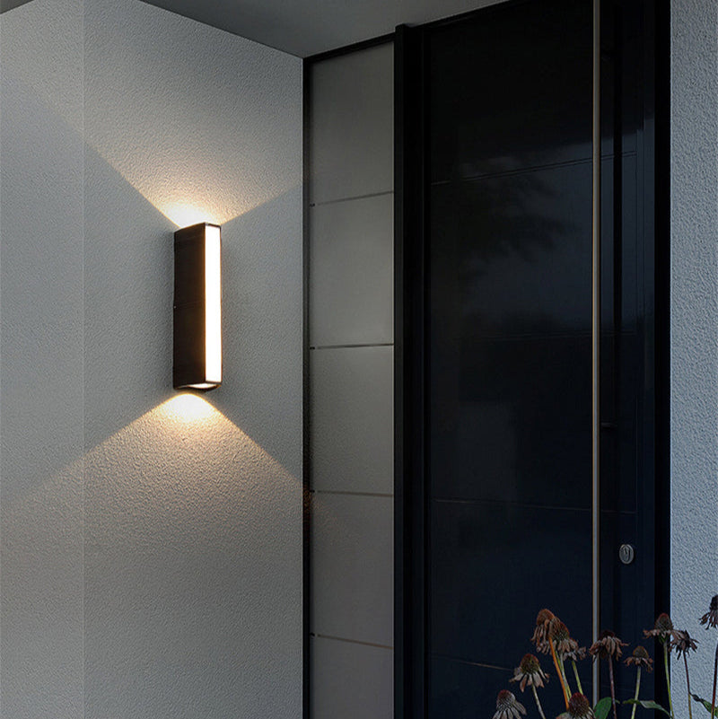 Wasserdichte Außenwandlampe aus Edelstahl mit LED-Beleuchtung