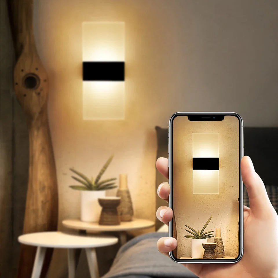 LumaGlow - USB wiederaufladbare LED-Wandleuchte mit Touch-Sensor