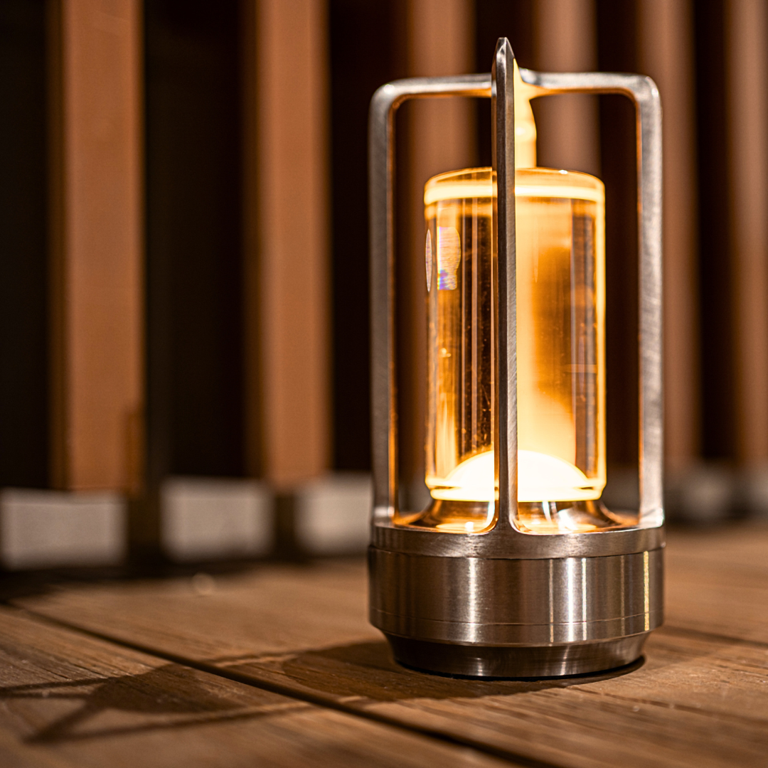 Crystal Glow Laterne – Wiederaufladbare, dimmbare LED Lampe mit Fernbedienung für moderne Innenräume