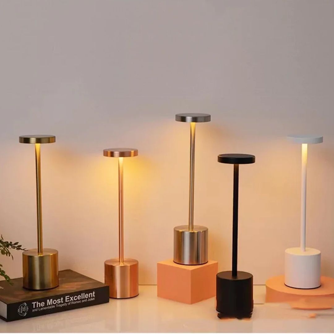 Chloe Moderne Stil LED Schreibtischlampe